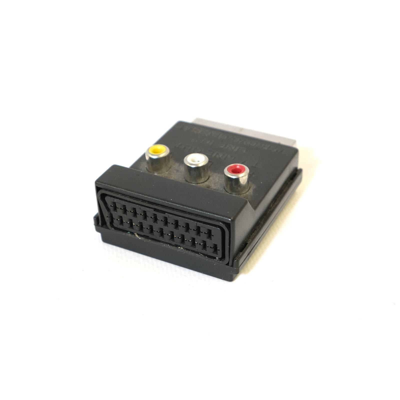 Adapterstecker (Scart auf 3x Cinch und Scart) – Bild 1