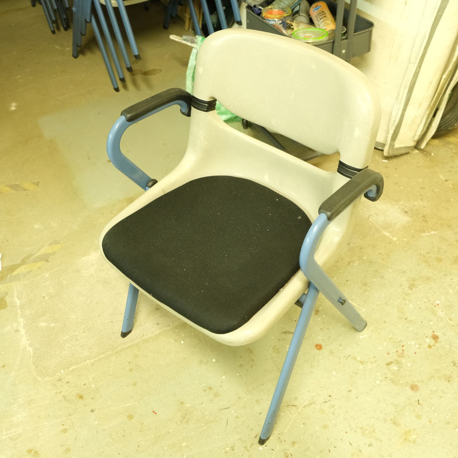 Stapelstuhl gepolstert – Bild 2