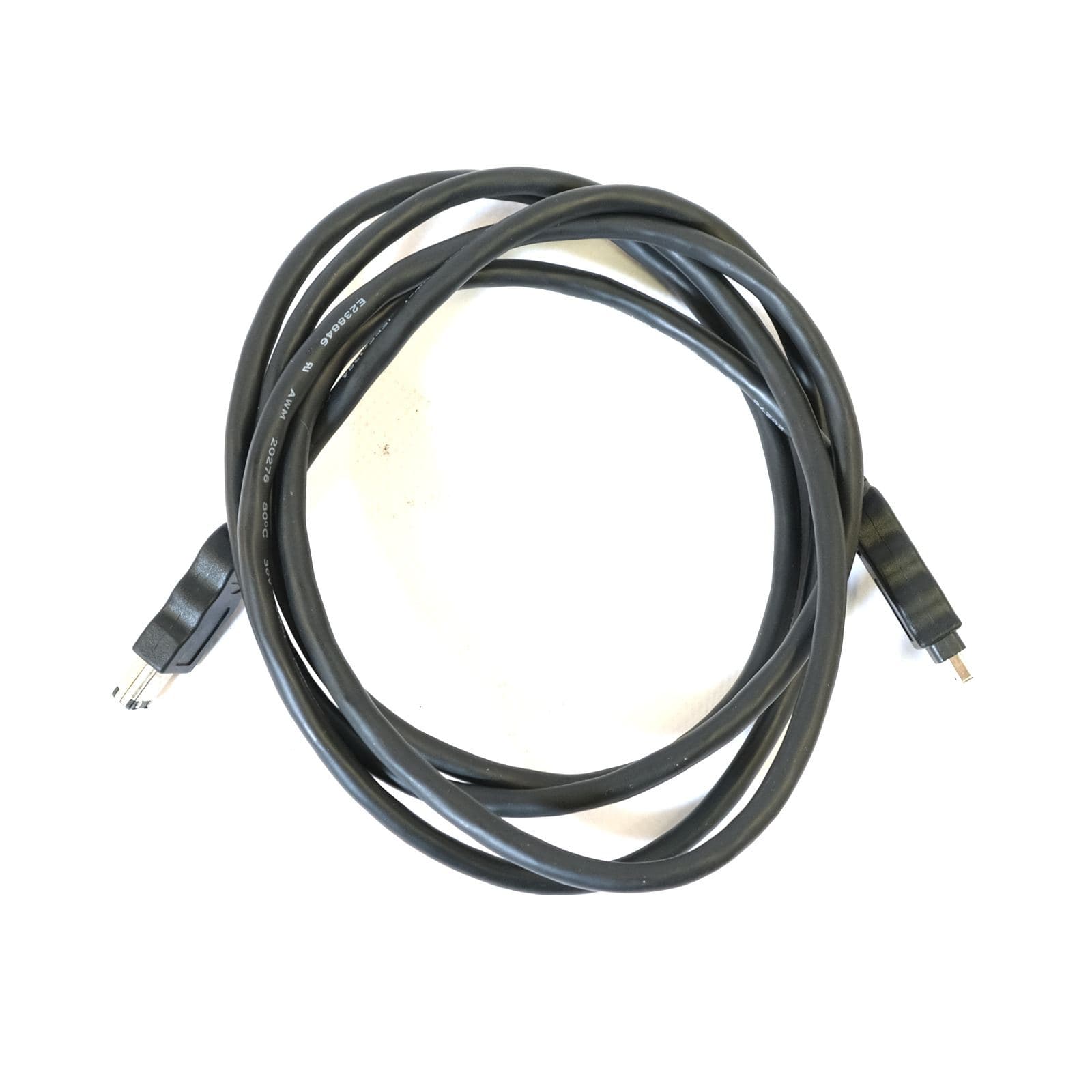 FireWire-Kabel (4-pol auf 6-pol) – Bild 1